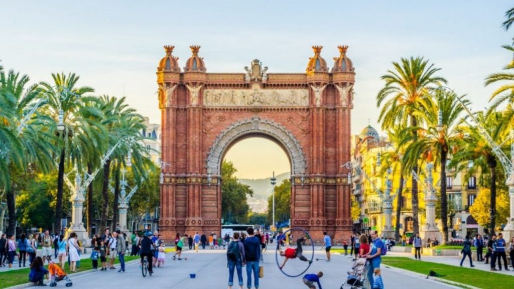 Barcelona Gezi Rehberi ve Gezilecek Yerler - Arc de triomphe