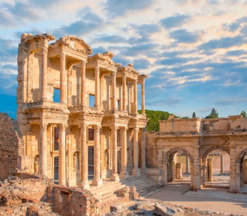Efes Antik Kenti Gezi Rehberi ve Gezilecek Yerler - Celsus Kütüphanesi​