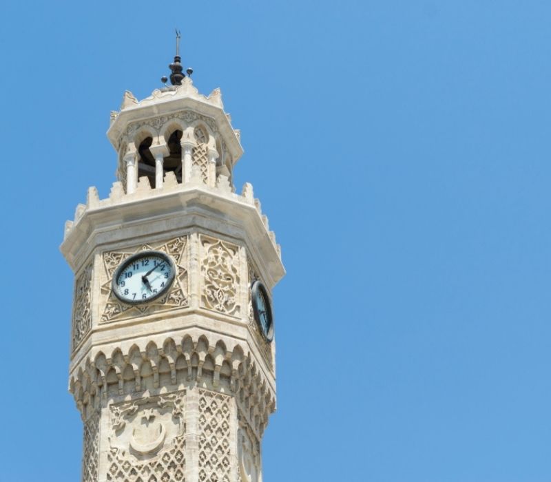 İzmir Gezi Rehberi: Mozaik Kent’in Hikayeleri – Saat Kulesi