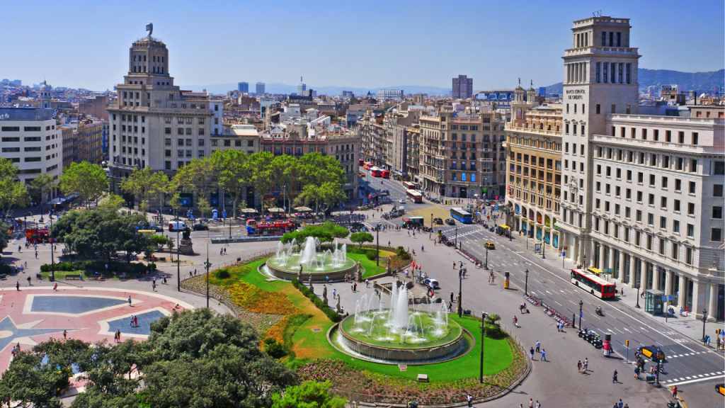 Barcelona Gezi Rehberi ve Gezilecek Yerler Katolanya Meydanı