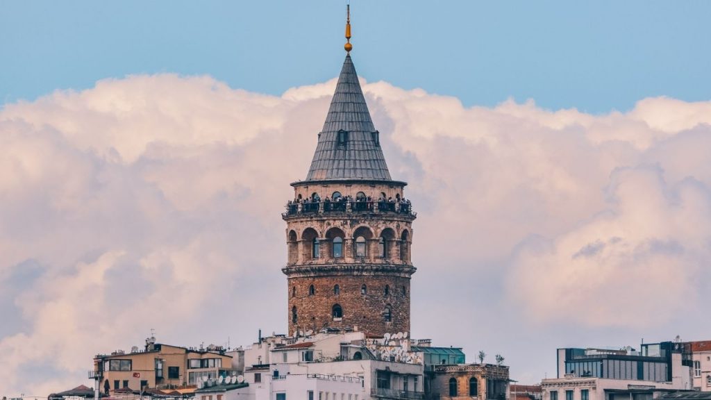 Beyoğlu Gezi Rehberi ve Gezilecek Yerler - Galata