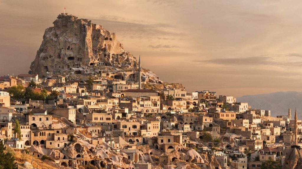 Kapadokya Gezi Rehberi Güzel Atlar Diyarı - Kaya Kaleler Ortahisar ve Uçhisar