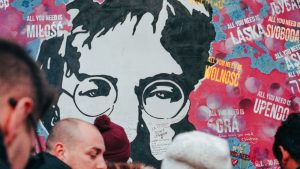 Prag Gezi Rehberi Ve Gezilecek Yerler - John Lennon Duvarı