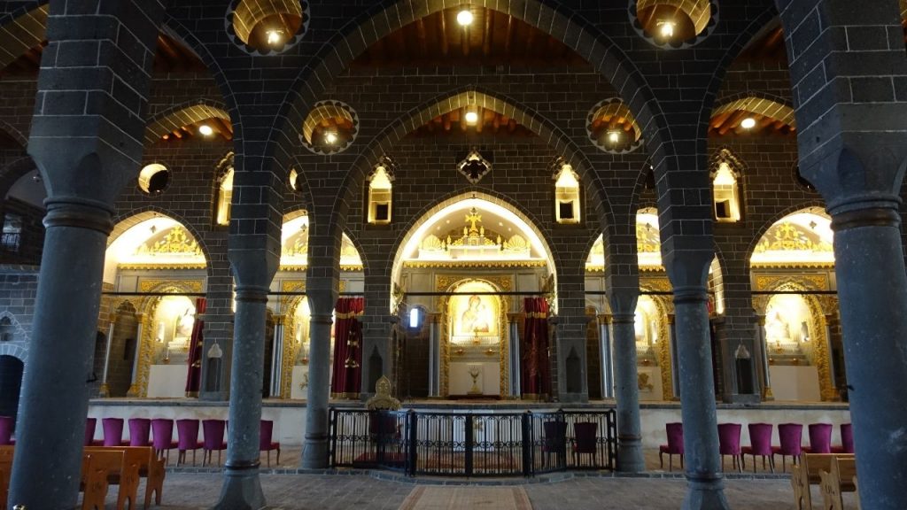 Diyarbakır Gezi Rehberi ve Gezilecek Yerler - Surp Giragos Ermeni Kilisesi
