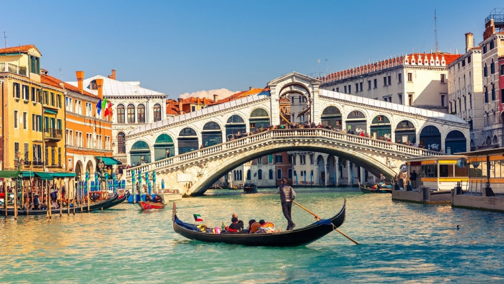Venice Uncovered Must-See Places - Rialto Bridge