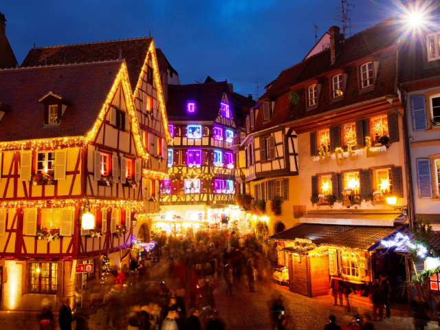 AI Travel Guide to Europe’s Best Christmas Markets 2024