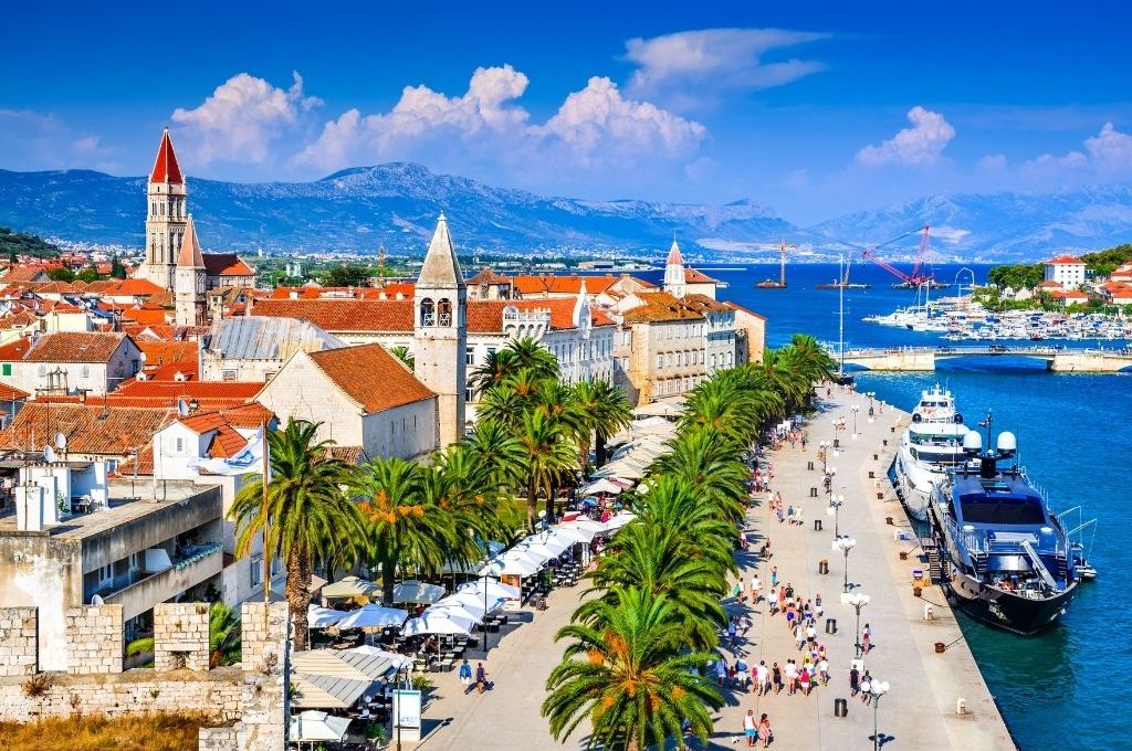 8 Perfect Summer Destinations for A Solo Trip