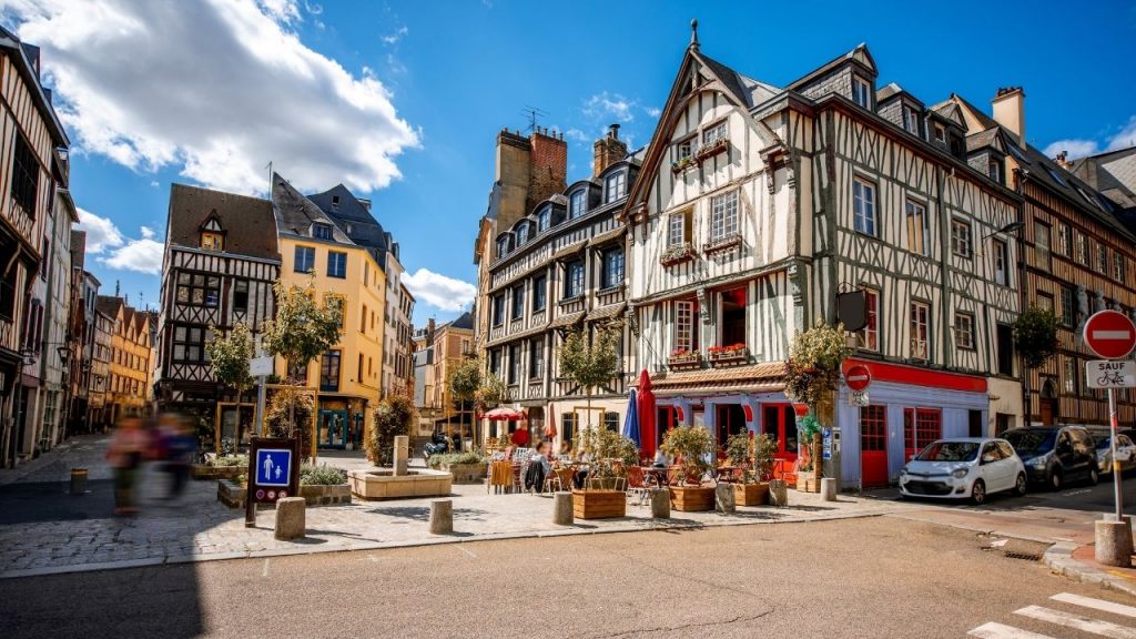 8 Easy Day Trips from Paris That Feel Like Hidden Gems (8)