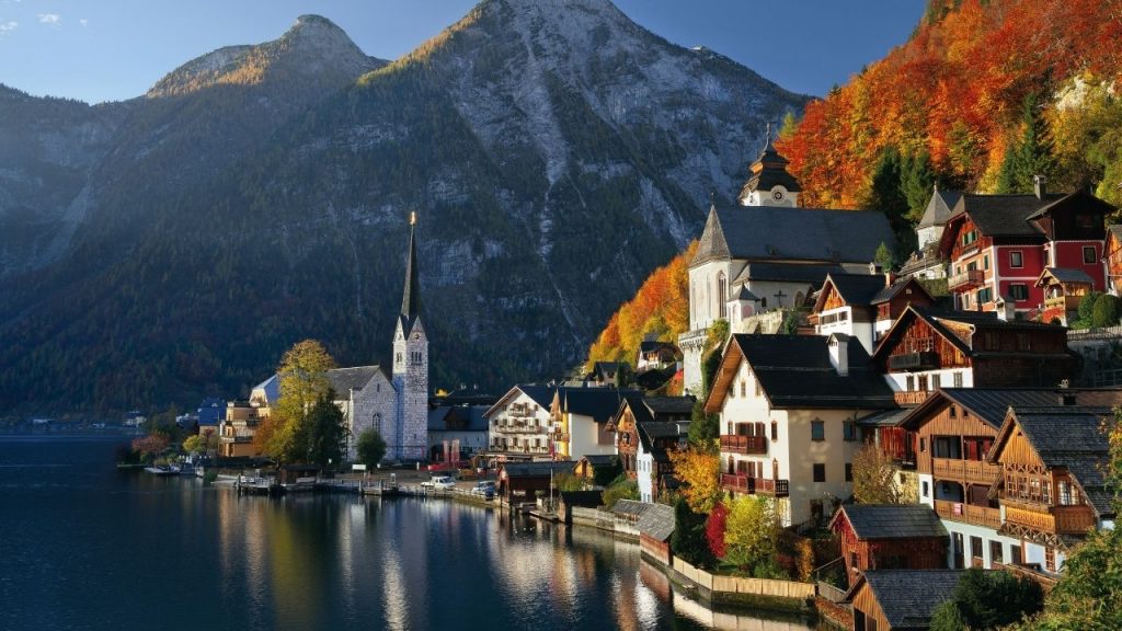 9 Amazing Places to Visit in Europe in the Fall- Hallstatt